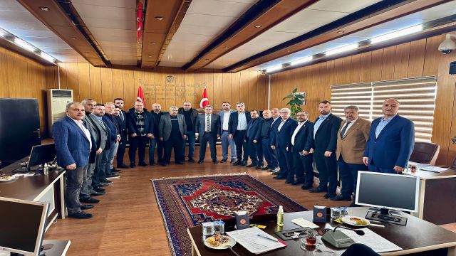 Aksaray’da yollar, parklar kuruldu, su geldi