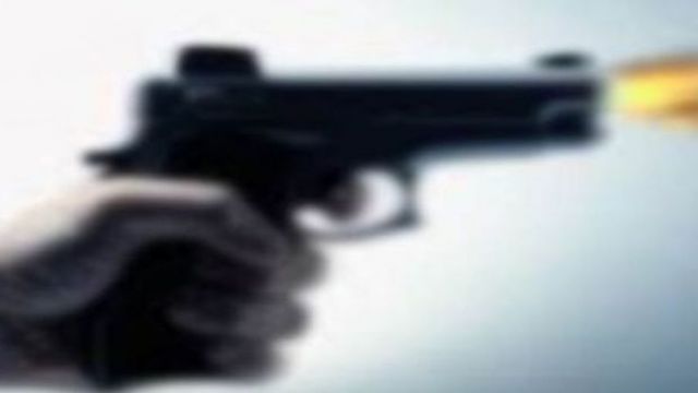 Avukatlık bürosunda yanlışlıkla arkadaşını vurdu