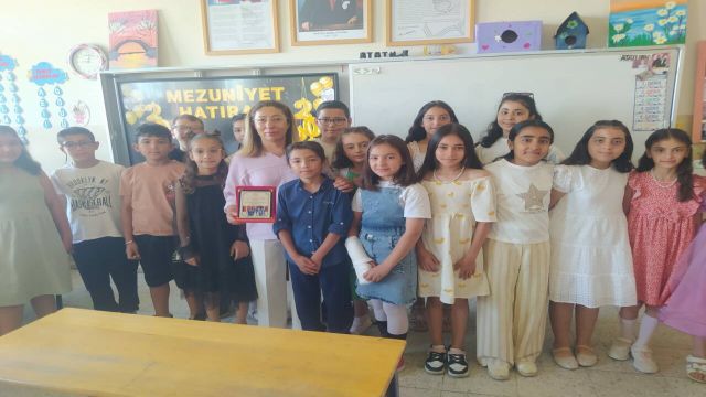 Öğrencilerden öğretmenlerine hüzünlü veda