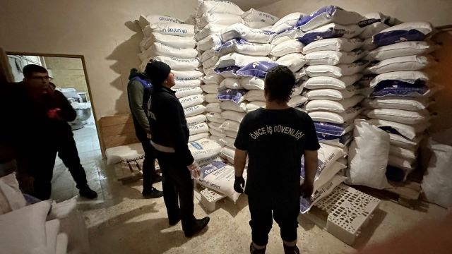Zabıta ekiplerinden gece denetimi